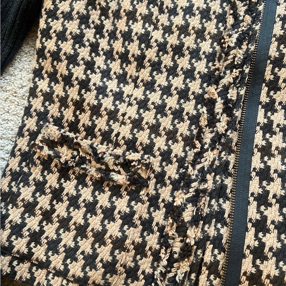 CAbi Women's Houndstooth Jacket with Faux Fur Collar - Picture 3 of 9